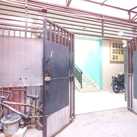 Oyo 93092 Griya Kuningan-3